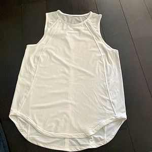 Lululemon sports top white size 2-4 like new